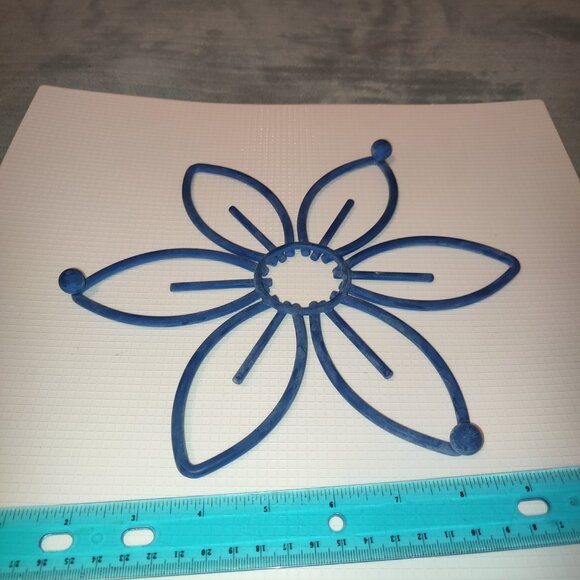 Blue Iron Flower Shaped Trivet Metal Floral Vintage Boho Grandmacore - Picture 4 of 5